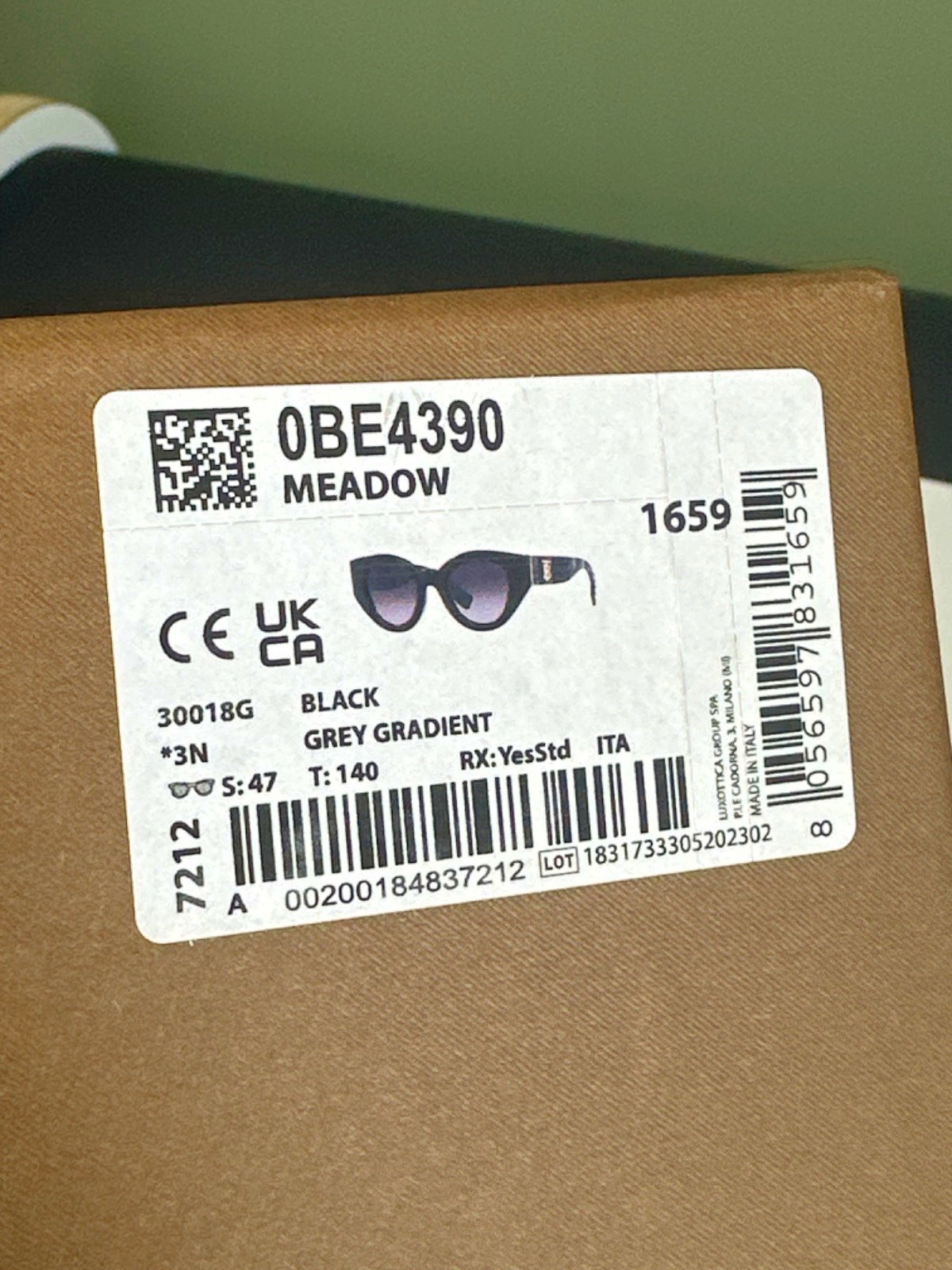 Burberry Black/Grey Gradient Meadow Sunglasses in case& Box OBE4390