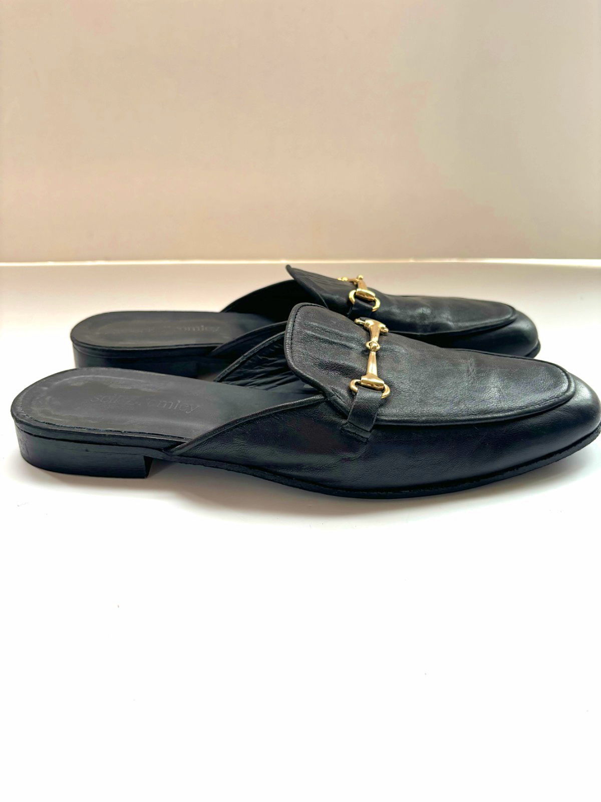 Russell&Bromley Black Leather Slippers UK 7