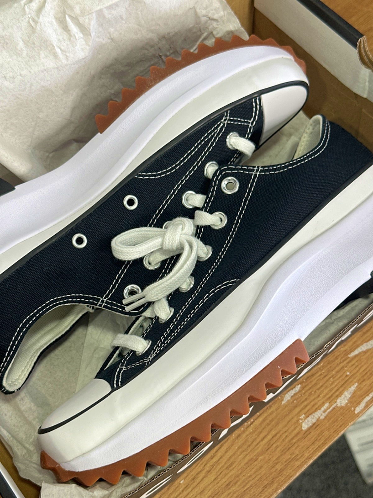 Converse Black/White Cons Run Star Hike OX UK 7 EU 40