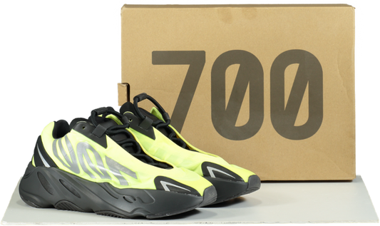 Adidas Black/Yellow FY3727 Yeezy 700 MNVN Trainers UK 5.5 EU 38.5 👟