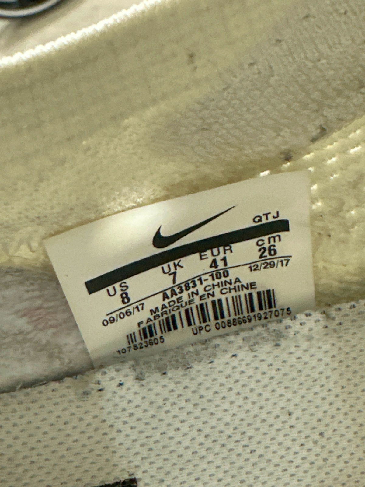Off White x Nike White Knit Fabric and Suede Air Vapor Max Trainers UK Reliked