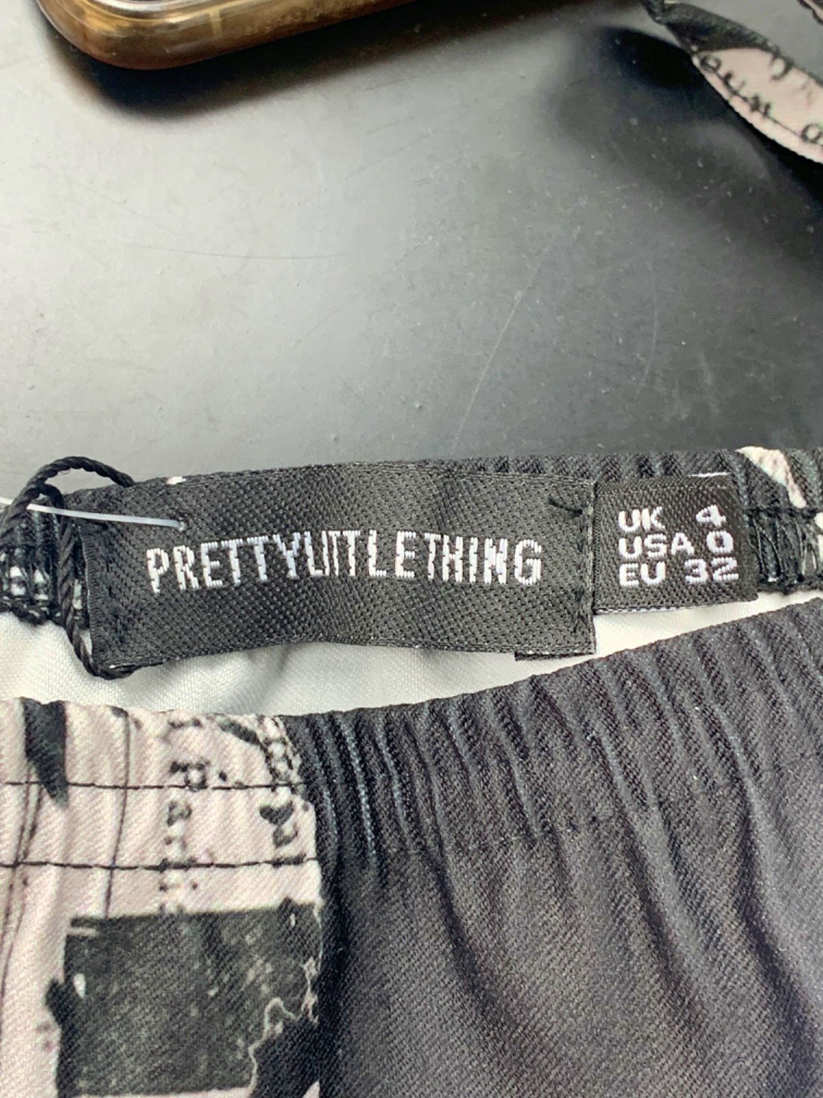 PrettyLittleThing Black Multi Newspaper Print Set UK 4 & 6