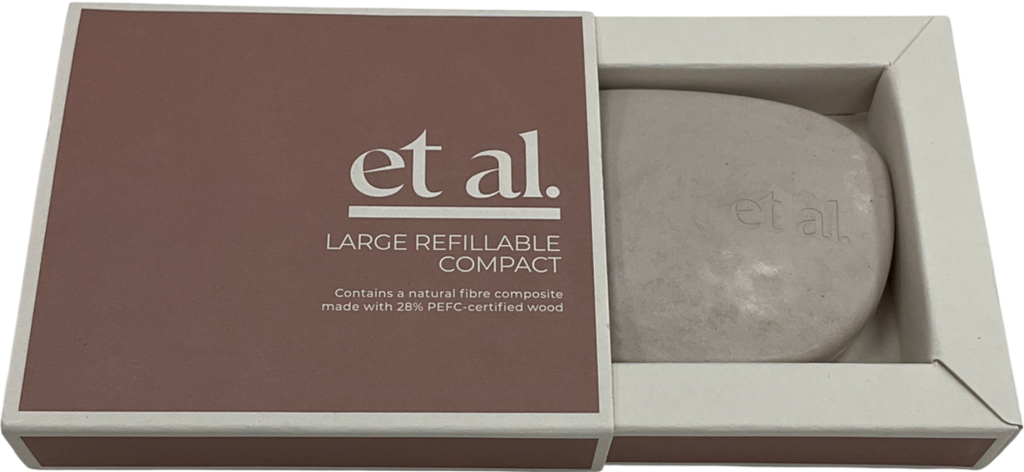 et al. Large Refillable Compact case