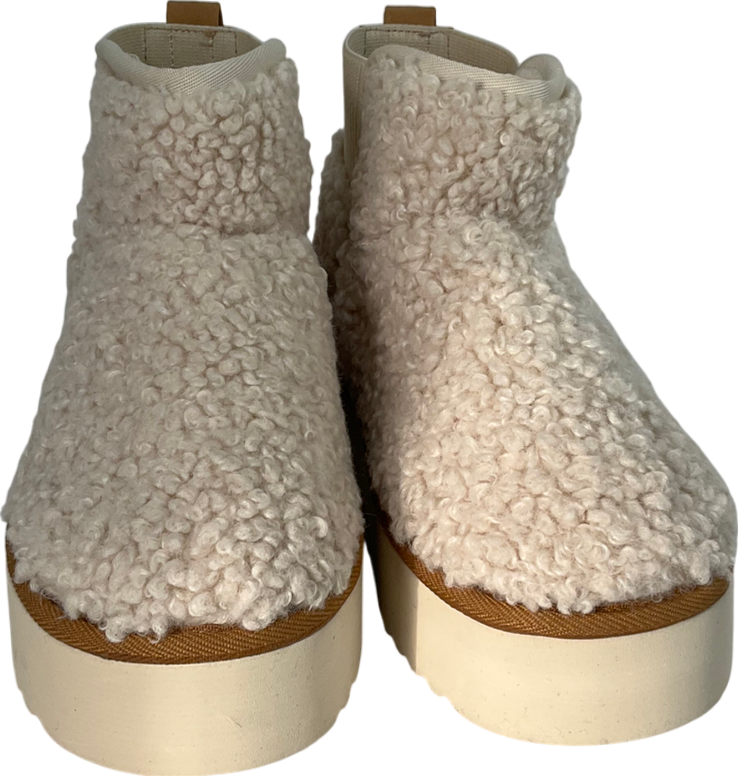 River Island White Cream Borg Lining Boots UK 4 EU 37 👠