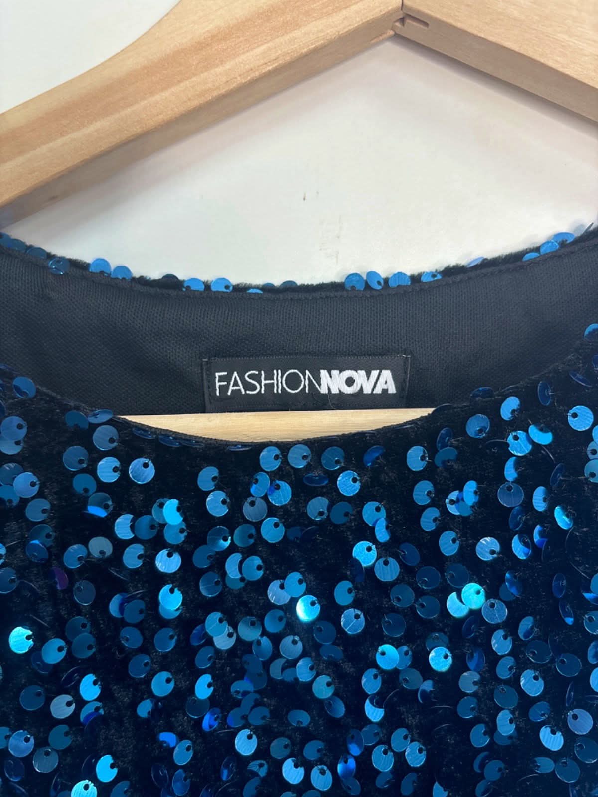 Fashion Nova Blue Sequin Short Sleeve Crop Top XS