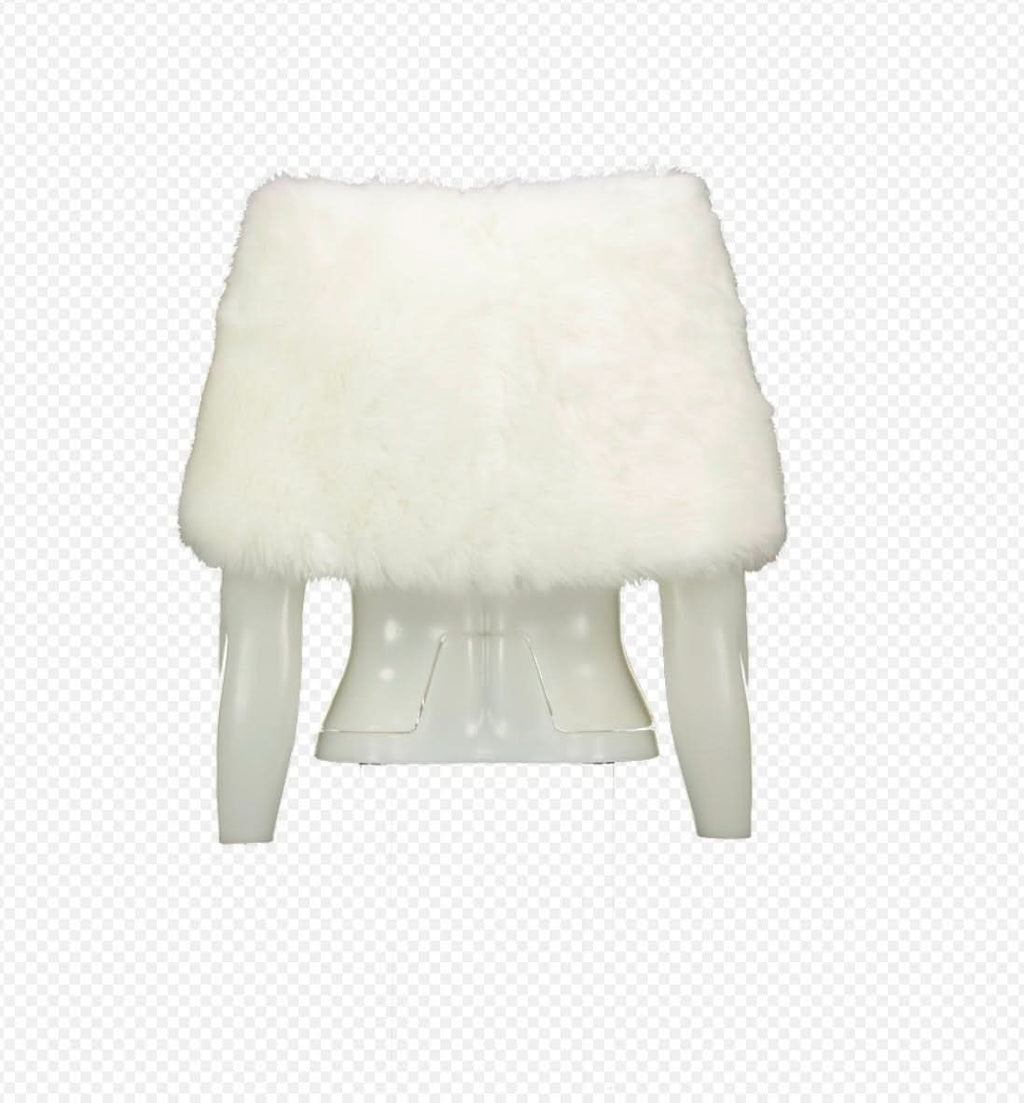 White Faux Fur Shawl with crystal brooch detail One Size - Reliked