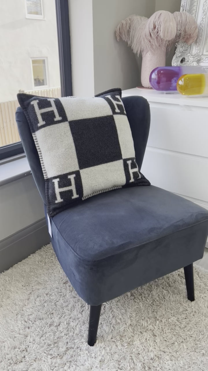 Hermès Écru / Gris Grey Foncé Avalon Cashmere/wool Pillow Cushion