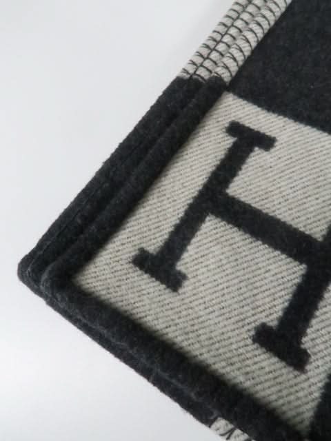 Hermès Extra Large  Écru / Gris Grey Foncé Avalon Cashmere/wool Throw Blanket / Bedspread