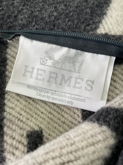 Hermès Écru / Gris Grey Foncé Avalon Cashmere/wool Pillow Cushion