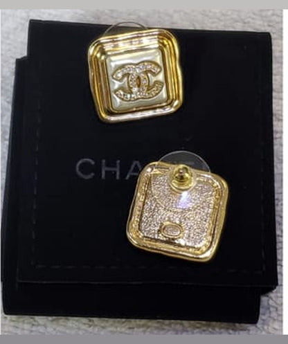 Chanel Metallic White/gold Mother Of Pearl Diamante Cc Earrings One Size