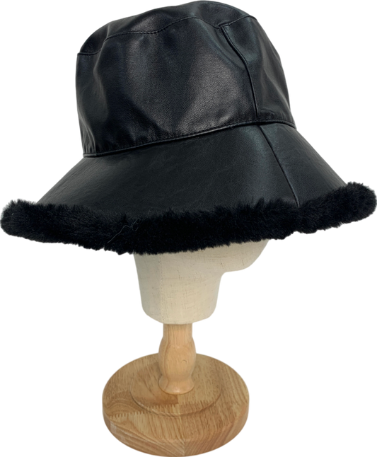 Charlotte Simone Black Faux Fut Lined Bucket Hat One Size